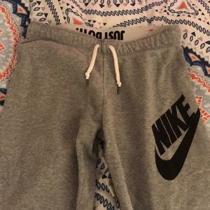 Nike joggers/sweatpants
